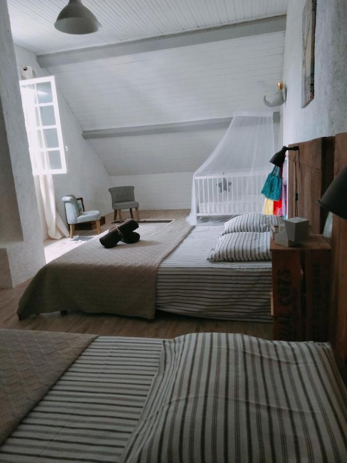Chambre Familiale Anna "Mon Lit Au Pre" , Jusqu'A 4 Adultes Et 2 Enfants Avec Piscine Familles, Couples Ou Femmes Seulement Pontours Exterior photo